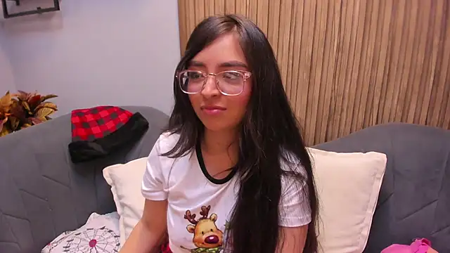 Eva Macalliter online show from 12-24-24, 04:00