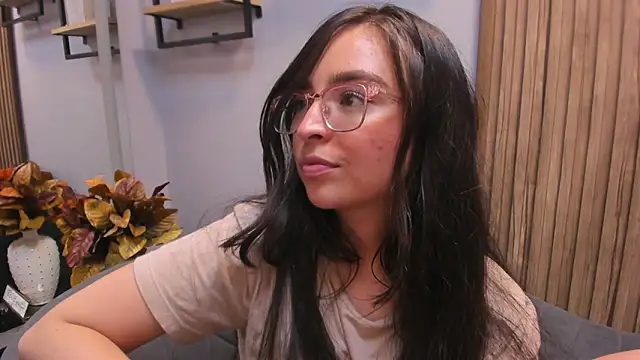 Eva Macalliter online show from 12-28-24, 02:21