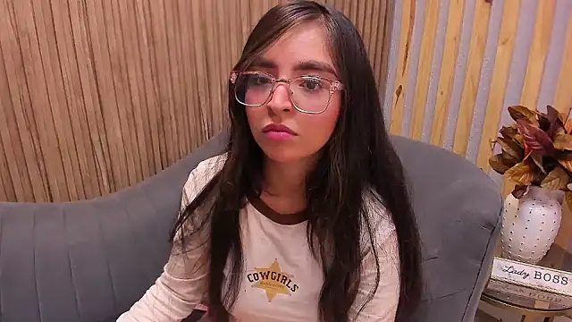 Eva Macalliter online show from 02-01-25, 03:08