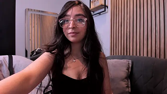 Eva Macalliter online show from 09-22-25, 01:35