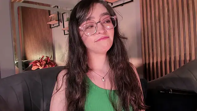 Eva Macalliter online show from 04-23-26, 03:08