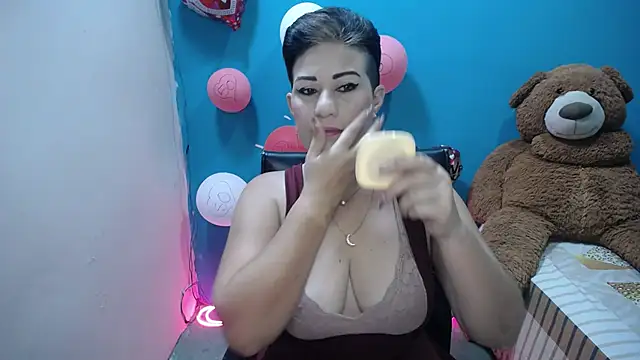 Snapshot of Sunny_rayz_ chatting on 02-16-25, 09:26 Sunny rayz online show from 02-16-25, 09:26