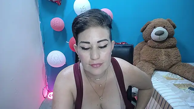 Snapshot of Sunny_rayz_ chatting on 02-16-25, 03:38 Sunny rayz online show from 02-16-25, 03:38