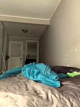 Snapshot of SweetHoneyBunz chatting on 10-29-25, 04:26 SweetHoneyBunz online show from 10-29-25, 04:26