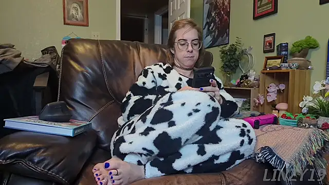 Linzy 19 online show from 01-22-25, 04:23