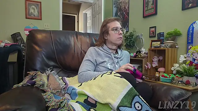 Linzy 19 online show from 01-22-25, 04:55