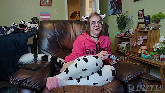 Linzy 19 online show from 01-28-25, 07:42