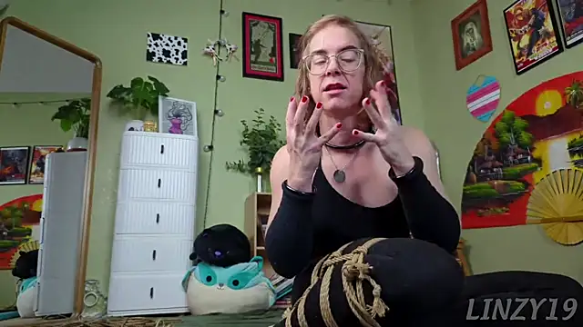 Linzy 19 online show from 02-21-25, 04:07