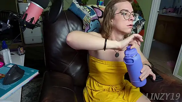 Linzy 19 online show from 03-01-25, 12:39