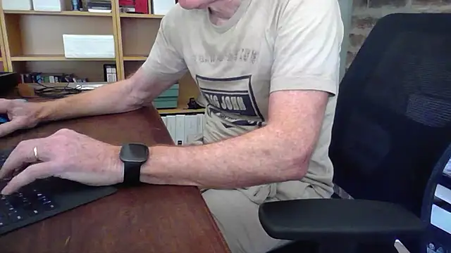 jiggy77777 online show from 02-24-25, 05:22