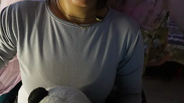 Snapshot of -AyeshaSinghania- chatting on 02-04-26, 05:02 -AyeshaSinghania- online show from 02-04-26, 05:02