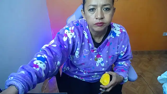 Snapshot of daleska_ayala_1 chatting on 01-19-25, 07:57 daleska ayala 1 online show from 01-19-25, 07:57