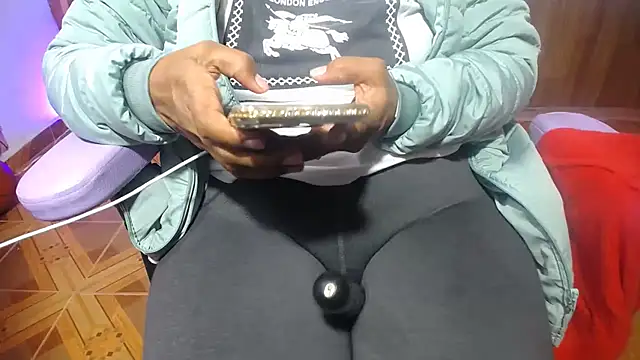 Snapshot of daleska_ayala_1 chatting on 02-25-25, 07:14 daleska ayala 1 online show from 02-25-25, 07:14