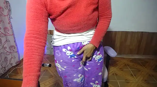 Snapshot of daleska_ayala_1 chatting on 03-04-25, 11:19 daleska ayala 1 online show from 03-04-25, 11:19