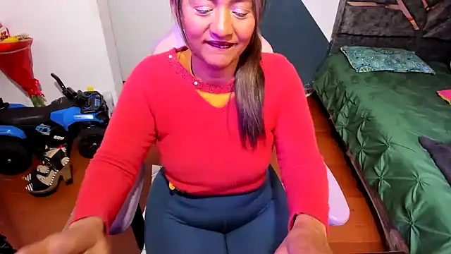 Snapshot of daleska_ayala_1 chatting on 09-29-25, 07:19 daleska ayala 1 online show from 09-29-25, 07:19