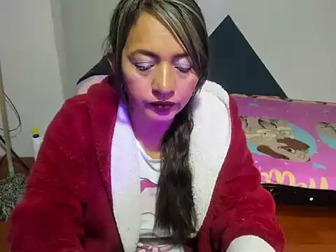 Snapshot of daleska_ayala_1 chatting on 10-23-25, 08:40 daleska ayala 1 online show from 10-23-25, 08:40