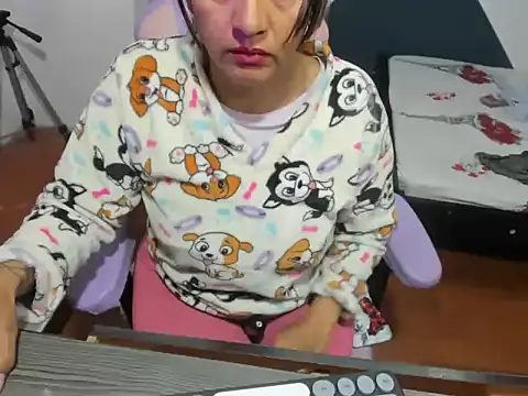 Snapshot of daleska_ayala_1 chatting on 10-30-25, 01:40 daleska ayala 1 online show from 10-30-25, 01:40