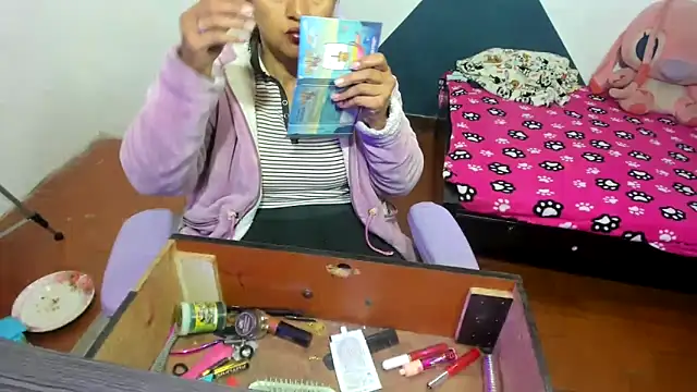 Snapshot of daleska_ayala_1 chatting on 11-12-25, 10:20 daleska ayala 1 online show from 11-12-25, 10:20