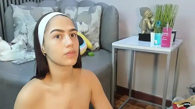 emily roberts1 online show from 09-11-25, 12:49