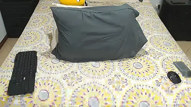 JahsHot online show from 12-22-25, 01:02