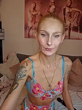 LessiaMia online show from 12-17-24, 05:15