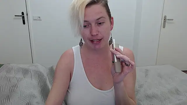 Snapshot of cumfun chatting on 02-06-25, 06:02 cumfun online show from 02-06-25, 06:02