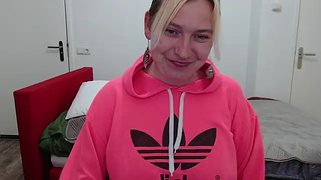 Snapshot of cumfun chatting on 02-09-25, 05:43 cumfun online show from 02-09-25, 05:43