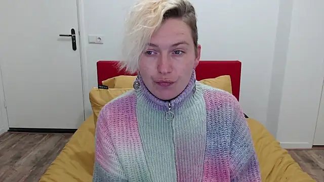 Snapshot of cumfun chatting on 02-16-25, 07:49 cumfun online show from 02-16-25, 07:49