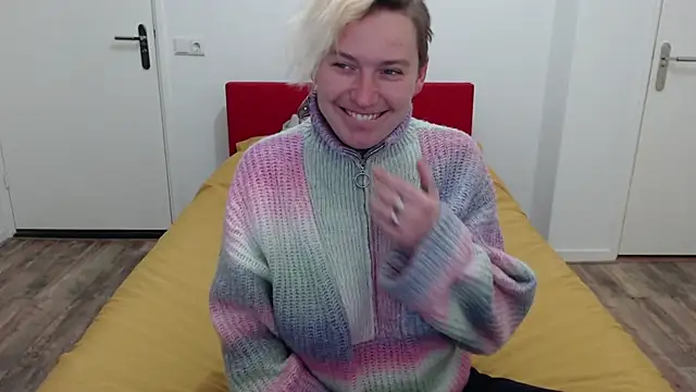 Snapshot of cumfun chatting on 02-17-25, 07:58 cumfun online show from 02-17-25, 07:58