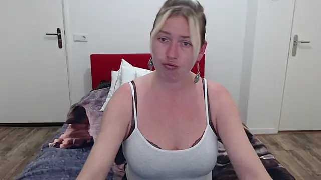 Snapshot of cumfun chatting on 03-17-25, 01:39 cumfun online show from 03-17-25, 01:39