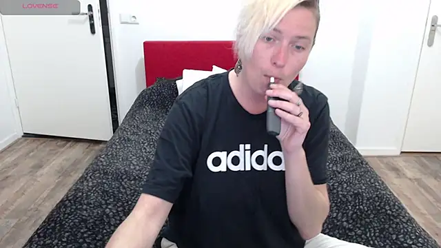Snapshot of cumfun chatting on 03-19-25, 05:50 cumfun online show from 03-19-25, 05:50
