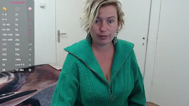 Snapshot of cumfun chatting on 09-16-25, 06:58 cumfun online show from 09-16-25, 06:58
