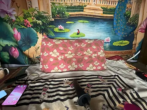 Snapshot of JASMINE1122 chatting on 10-31-25, 05:41 JASMINE1122 online show from 10-31-25, 05:41