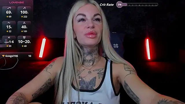 Snapshot of angel_devil_forever chatting on 10-17-25, 10:56 angel devil forever online show from 10-17-25, 10:56