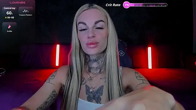 Snapshot of angel_devil_forever chatting on 10-29-25, 10:22 angel devil forever online show from 10-29-25, 10:22