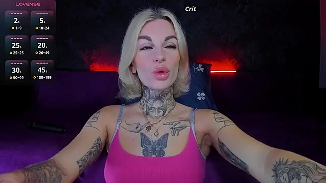 Snapshot of angel_devil_forever chatting on 11-14-25, 10:40 angel devil forever online show from 11-14-25, 10:40