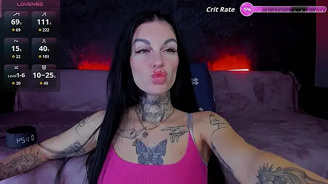 Snapshot of angel_devil_forever chatting on 12-15-25, 10:25 angel devil forever online show from 12-15-25, 10:25