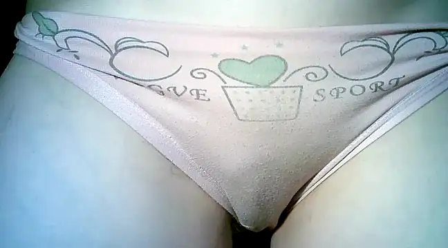 VikkyVikiss online show from 03-19-25, 08:22