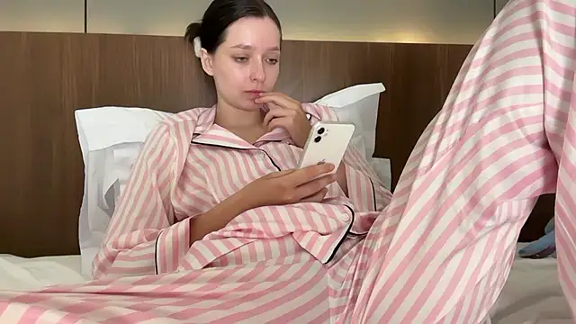 Snapshot of _liatris_ chatting on 12-09-24, 11:47 liatris online show from 12-09-24, 11:47