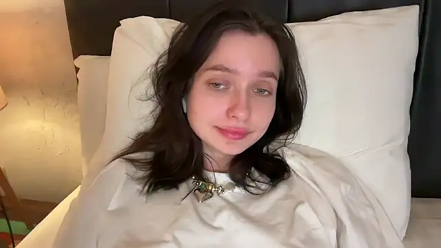 Snapshot of _liatris_ chatting on 01-10-25, 04:51 liatris online show from 01-10-25, 04:51