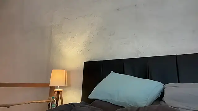 Snapshot of _liatris_ chatting on 01-15-25, 12:04 liatris online show from 01-15-25, 12:04