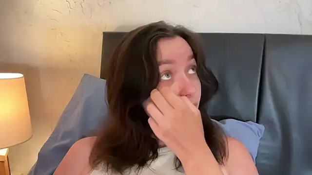 Snapshot of _liatris_ chatting on 02-22-25, 10:51 liatris online show from 02-22-25, 10:51