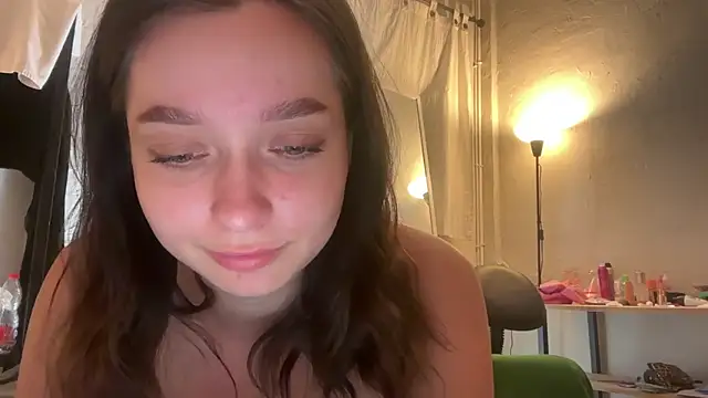 Snapshot of _liatris_ chatting on 02-26-25, 12:03 liatris online show from 02-26-25, 12:03