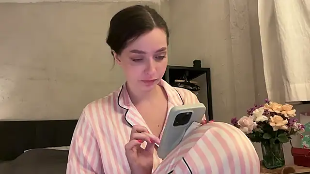 Snapshot of _liatris_ chatting on 03-08-25, 11:37 liatris online show from 03-08-25, 11:37