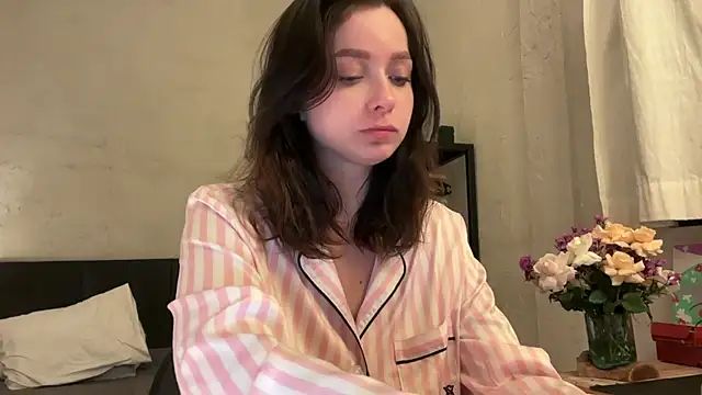 Snapshot of _liatris_ chatting on 03-08-25, 02:40 liatris online show from 03-08-25, 02:40