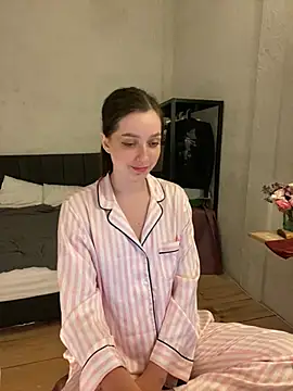 Snapshot of _liatris_ chatting on 03-12-25, 11:42 liatris online show from 03-12-25, 11:42