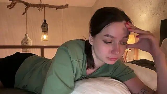 Snapshot of _liatris_ chatting on 03-13-25, 12:46 liatris online show from 03-13-25, 12:46