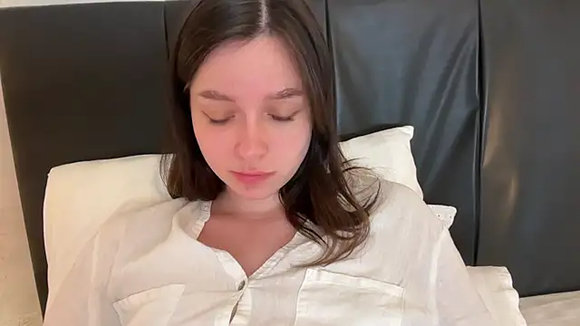 Snapshot of _liatris_ chatting on 03-14-25, 04:30 liatris online show from 03-14-25, 04:30