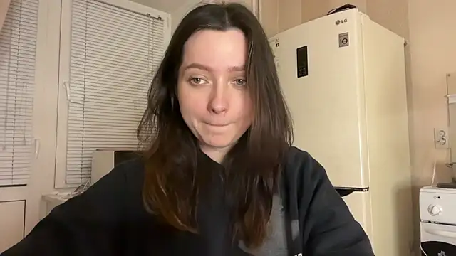 Snapshot of _liatris_ chatting on 09-22-25, 02:52 liatris online show from 09-22-25, 02:52