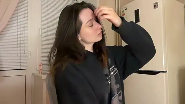 Snapshot of _liatris_ chatting on 10-03-25, 03:42 liatris online show from 10-03-25, 03:42